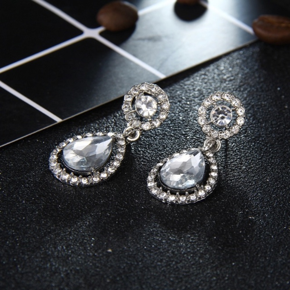 NEW!💙💎TEARDROP SPARKLERS!  RHINESTONE DROPS!💎💙 - Picture 4 of 7